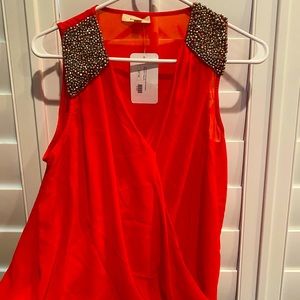 Coral Diamond in the Rough Tank